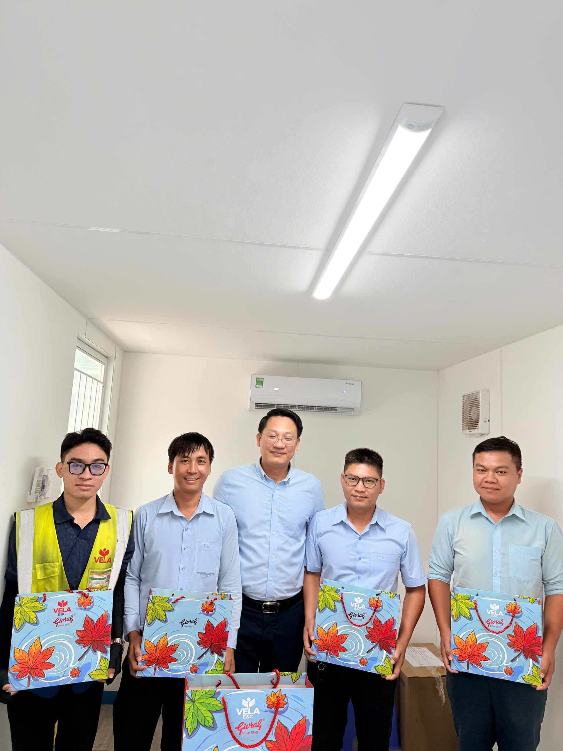 Niềm vui mùa Trung thu của người VELA nơi công trường
