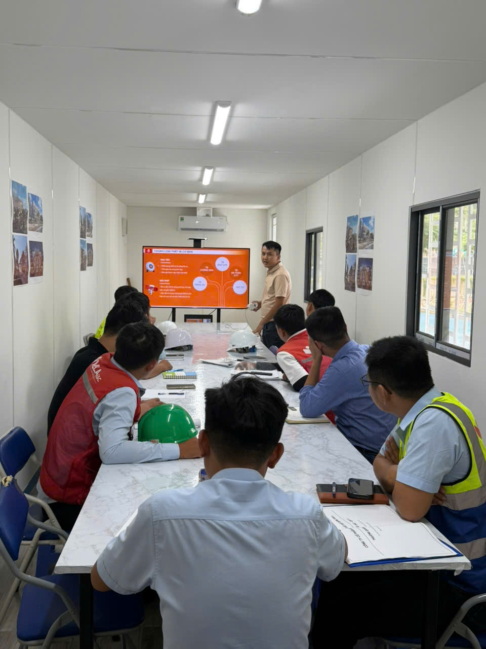 Buổi đào tạo công tác vật tư, thiết bị và cây chống tại Dự án VEGA City.
